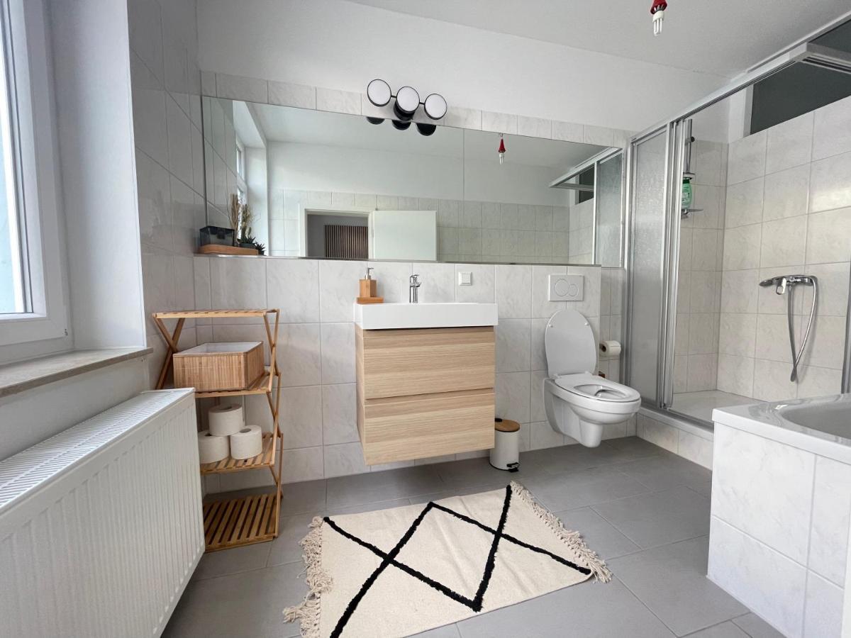 150Qm - 5 Rooms - Free Parking - Mallibase Apartments Hanovra Exterior foto